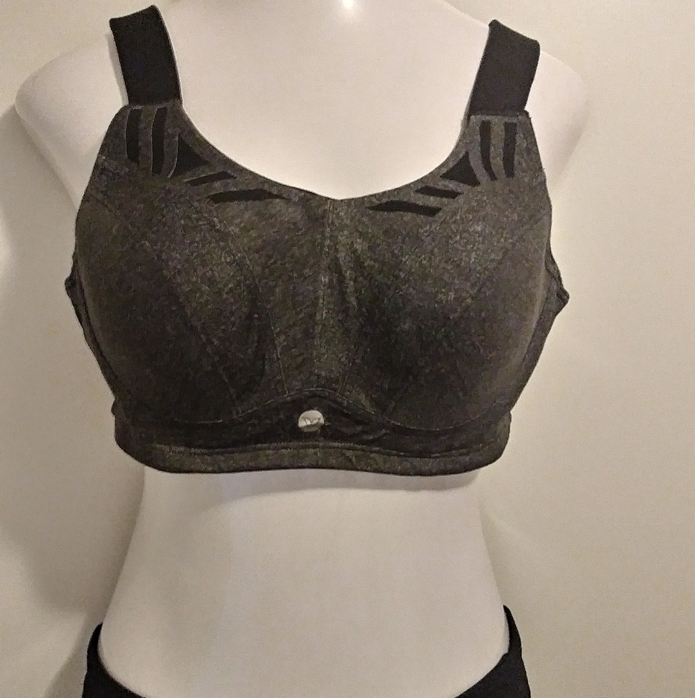 Lane Bryant/LIVI high-impact sports bra